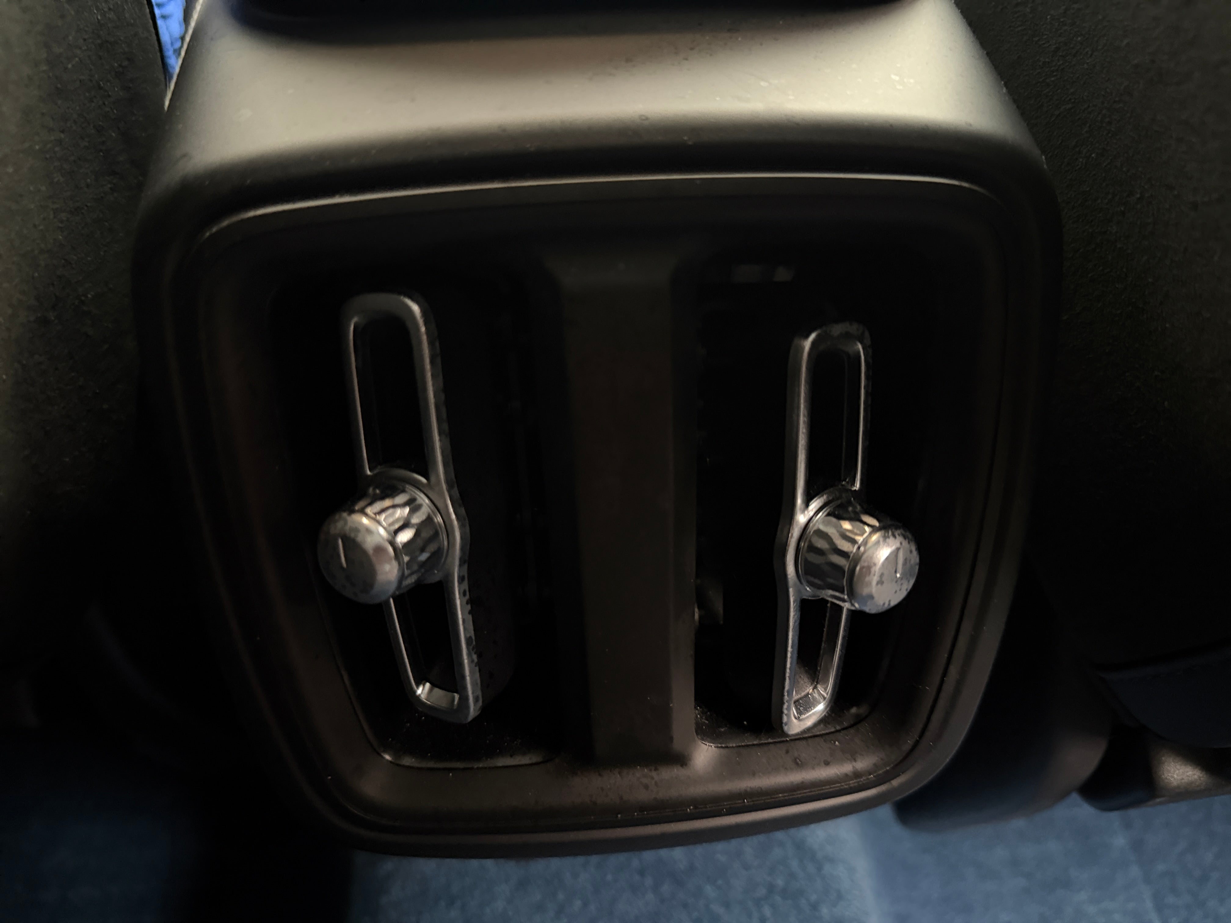 Used 2023 Volvo XC40 Ultimate with VIN YV4ED3UM0P2938441 for sale in Oak Creek, WI