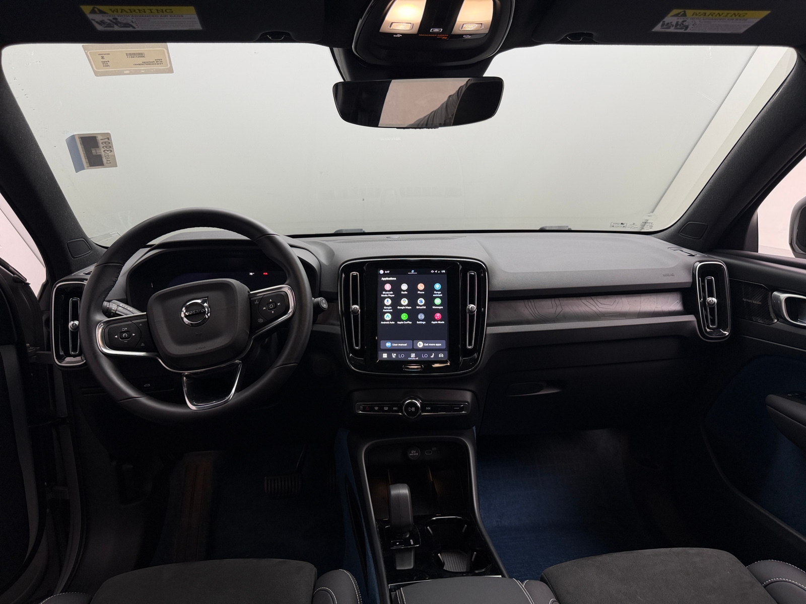 Thumbnail: 2023 Volvo XC40 - 2
