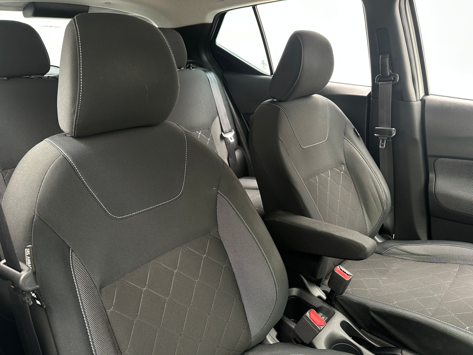 Thumbnail: 2019 Nissan Kicks - 2