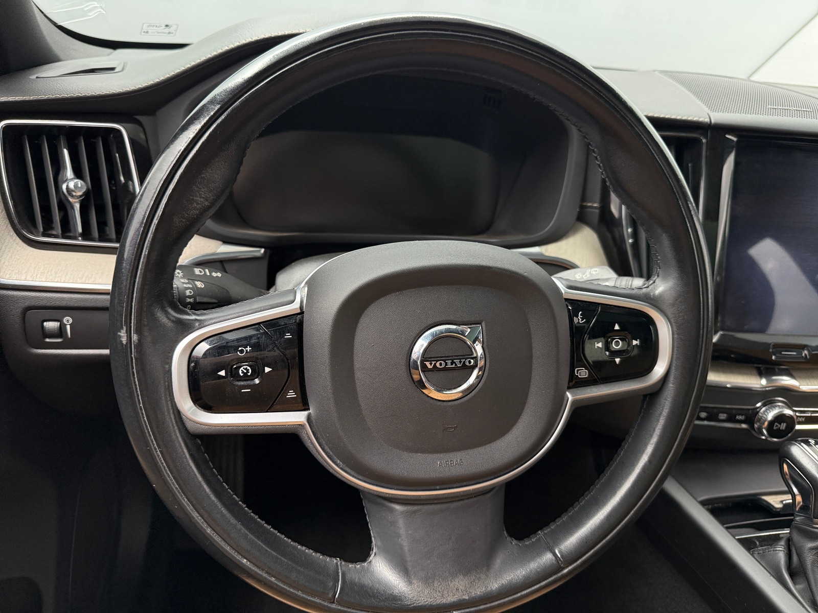 Thumbnail: 2020 Volvo XC60 - 4