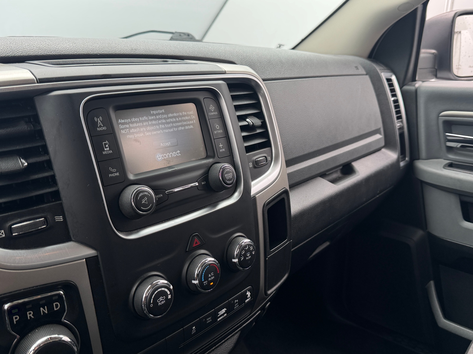 Thumbnail: 2019 RAM 1500 Classic - 4