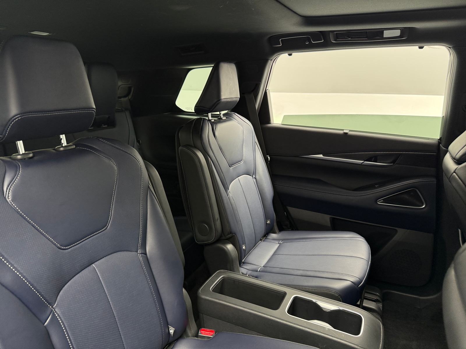 Thumbnail: 2026 INFINITI QX60 - 5