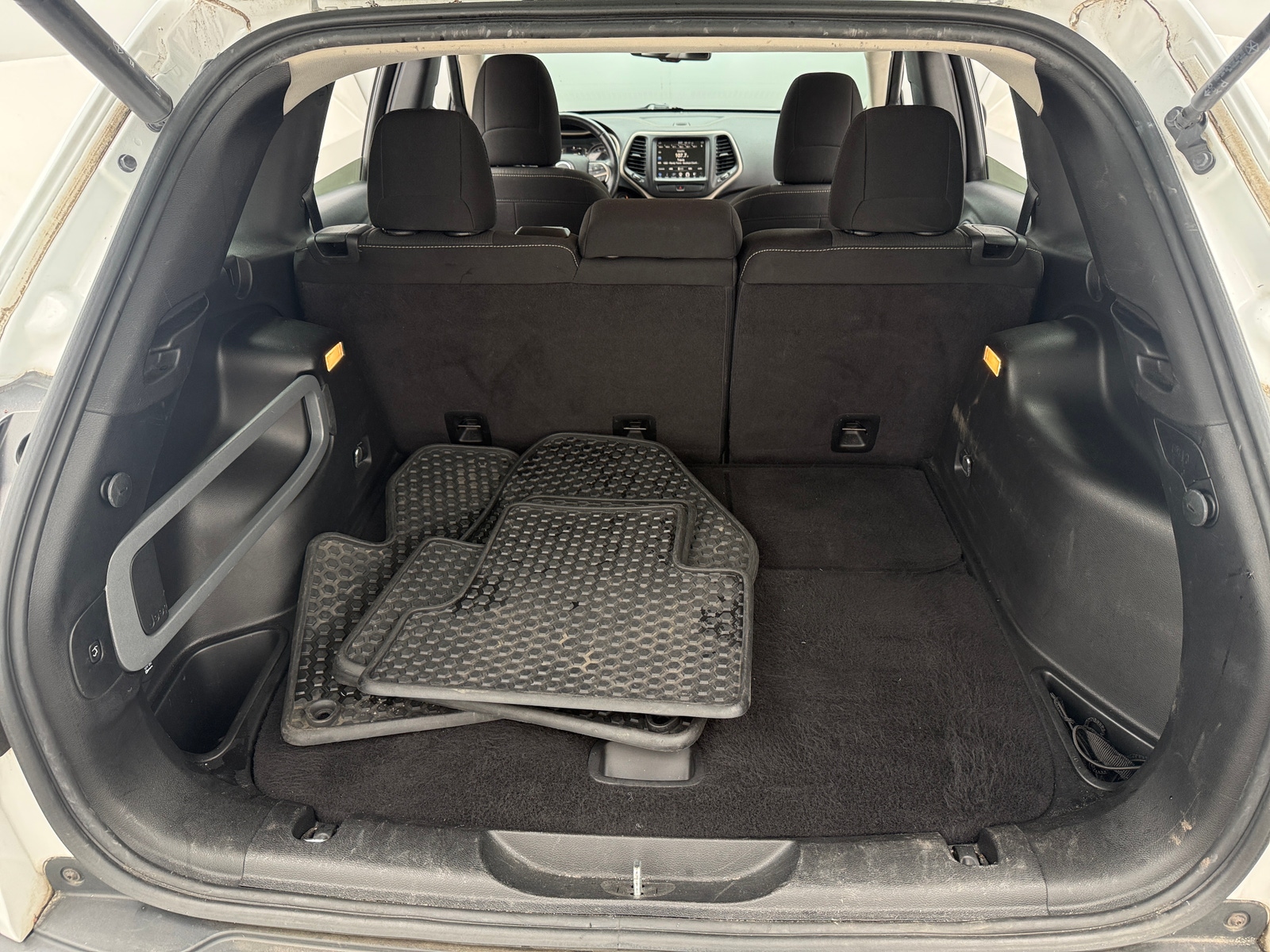 Thumbnail: 2015 Jeep Cherokee - 7