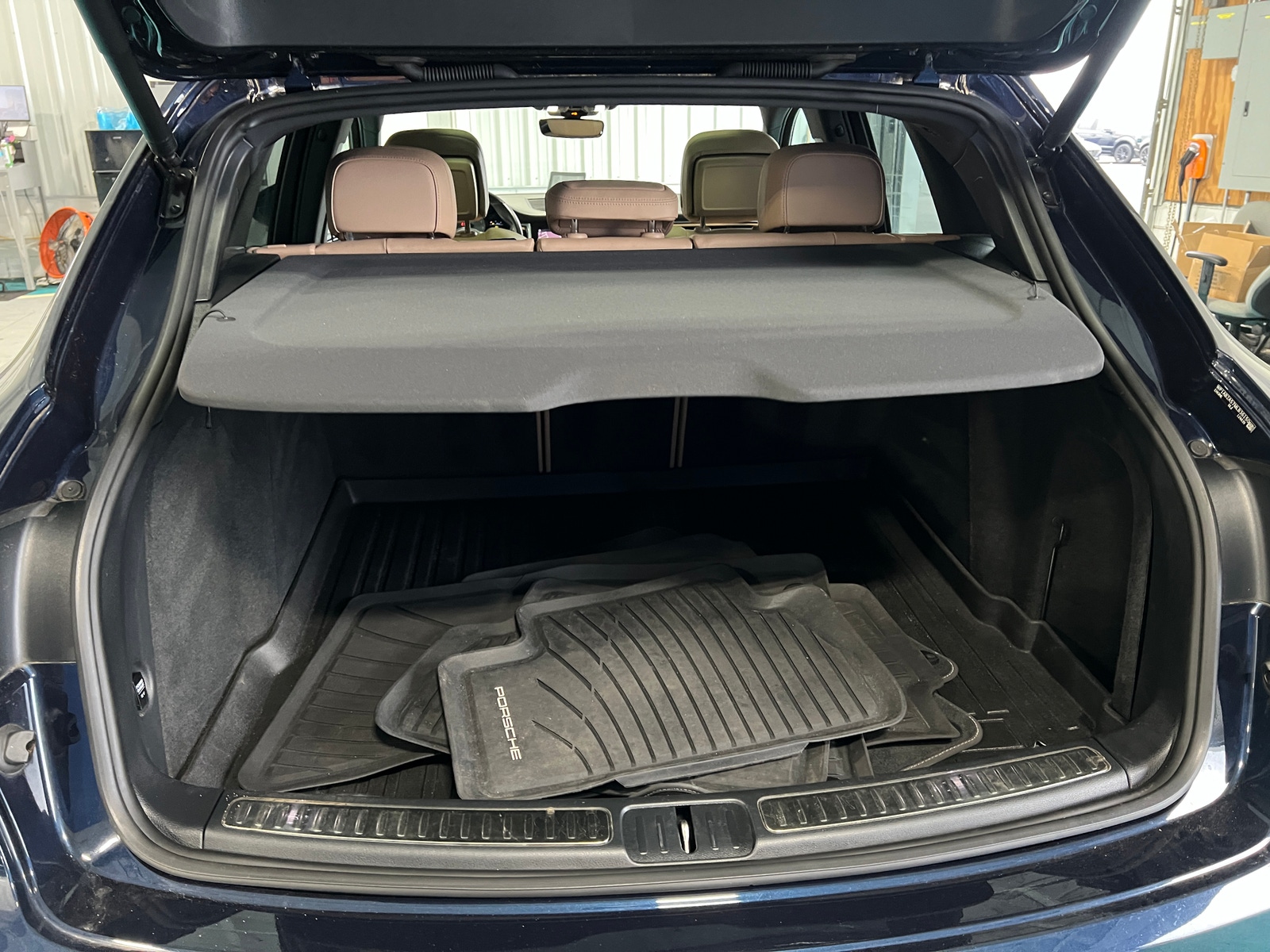 Thumbnail: 2021 Porsche Macan - 7