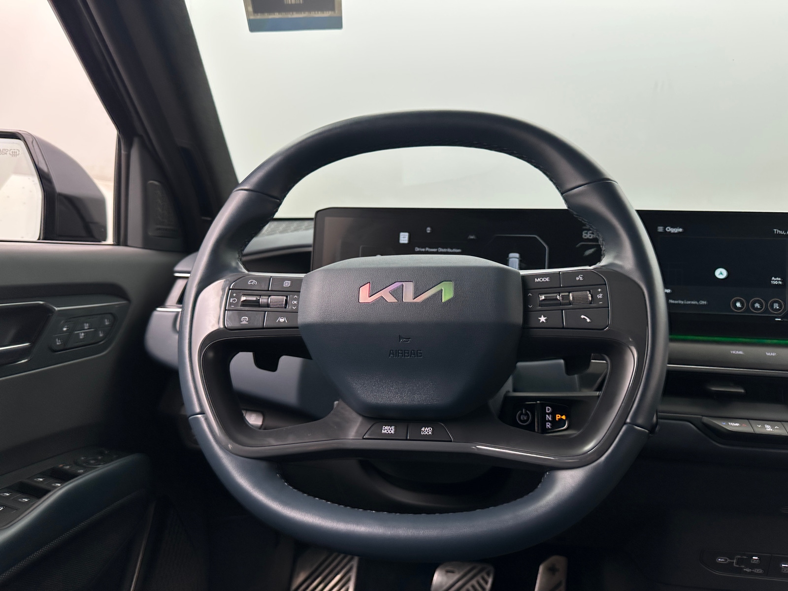 Thumbnail: 2024 Kia EV9 - 4