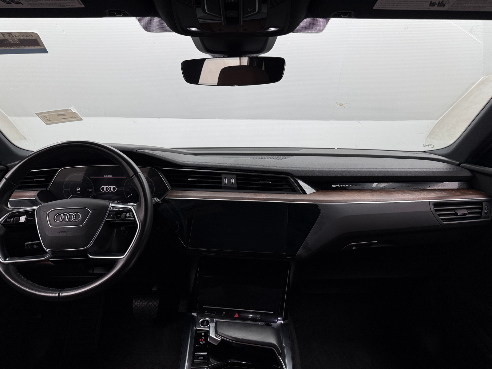 Thumbnail: 2022 Audi e-tron - 2