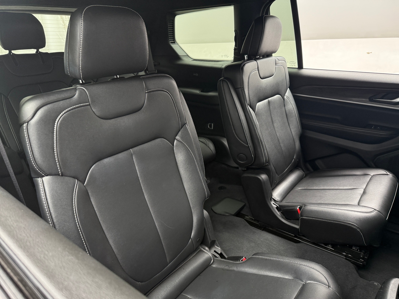 Thumbnail: 2024 Jeep Grand Cherokee L - 5