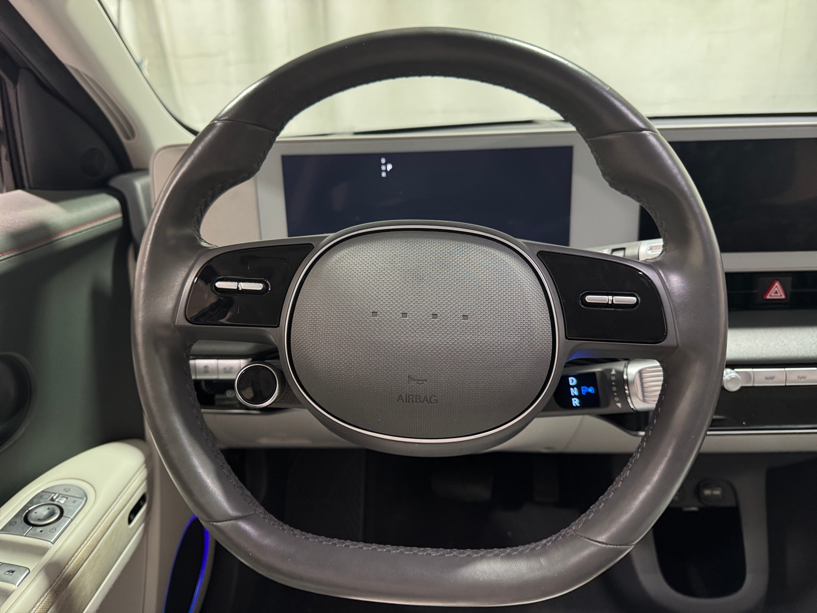Thumbnail: 2023 Hyundai Ioniq 5 - 4
