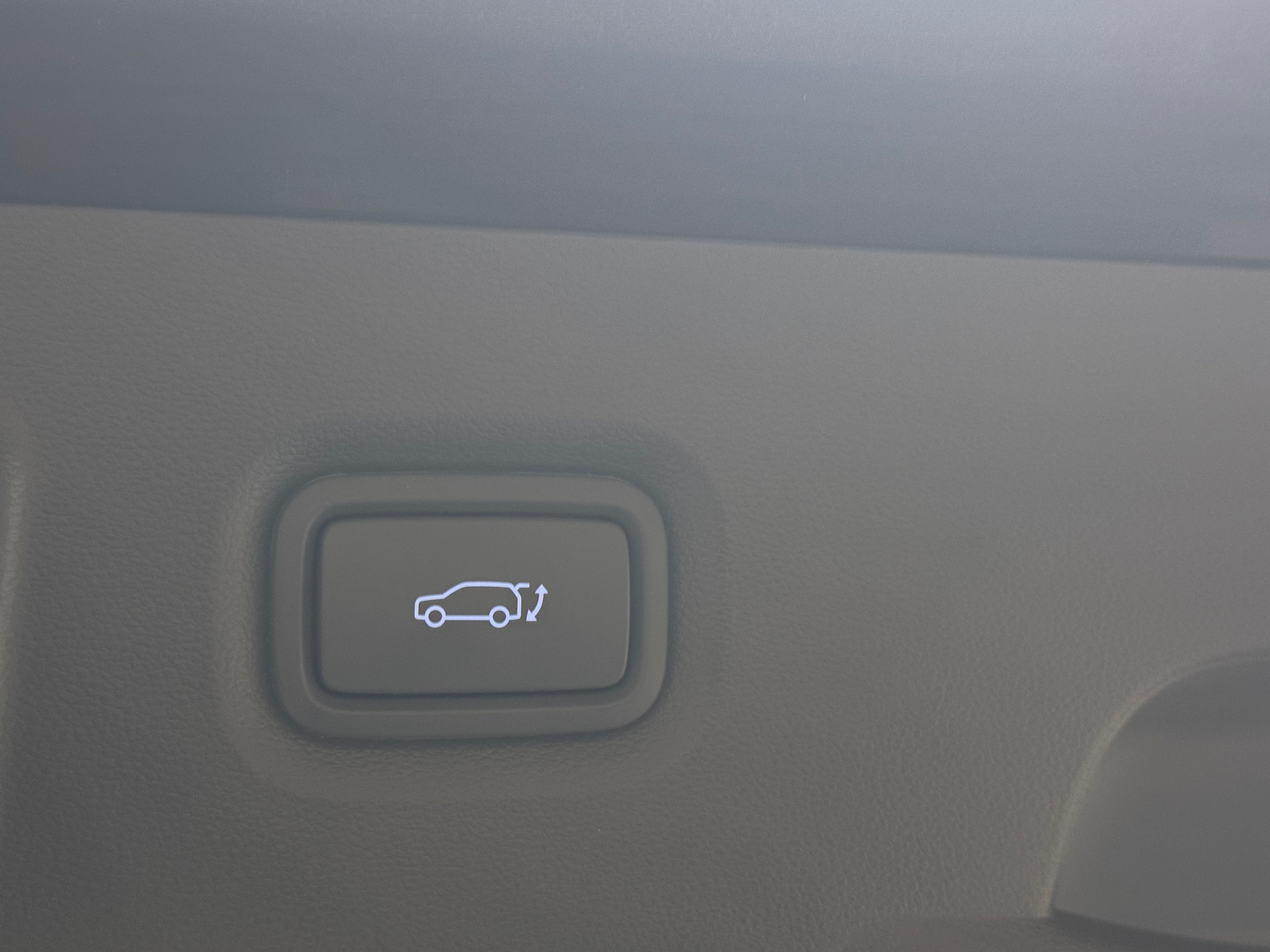 Used 2023 Hyundai IONIQ 5 Limited with VIN KM8KRDAF5PU183211 for sale in Oak Creek, WI