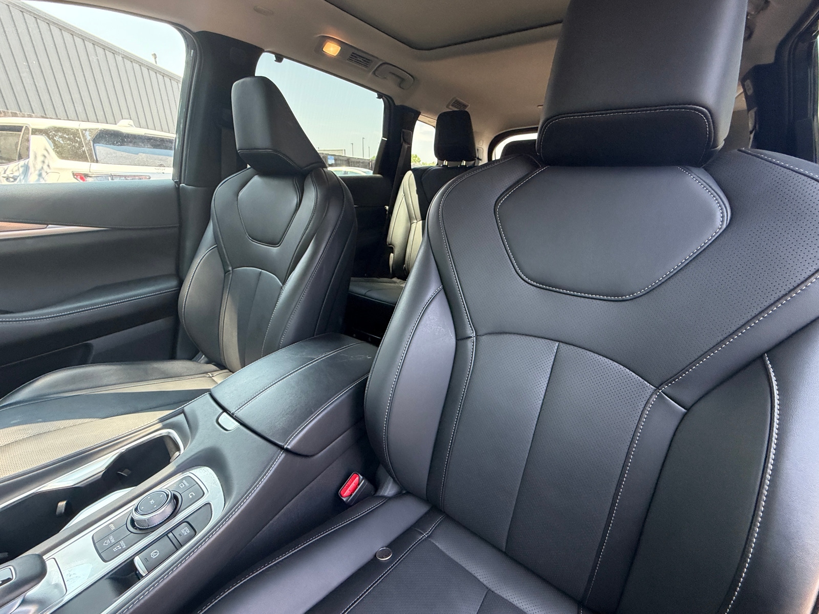 Thumbnail: 2026 INFINITI QX60 - 2
