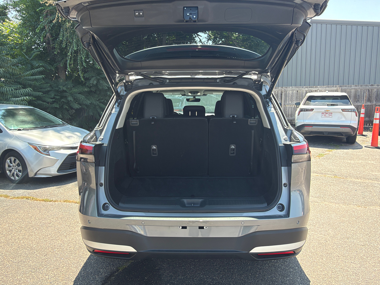 Thumbnail: 2026 INFINITI QX60 - 7