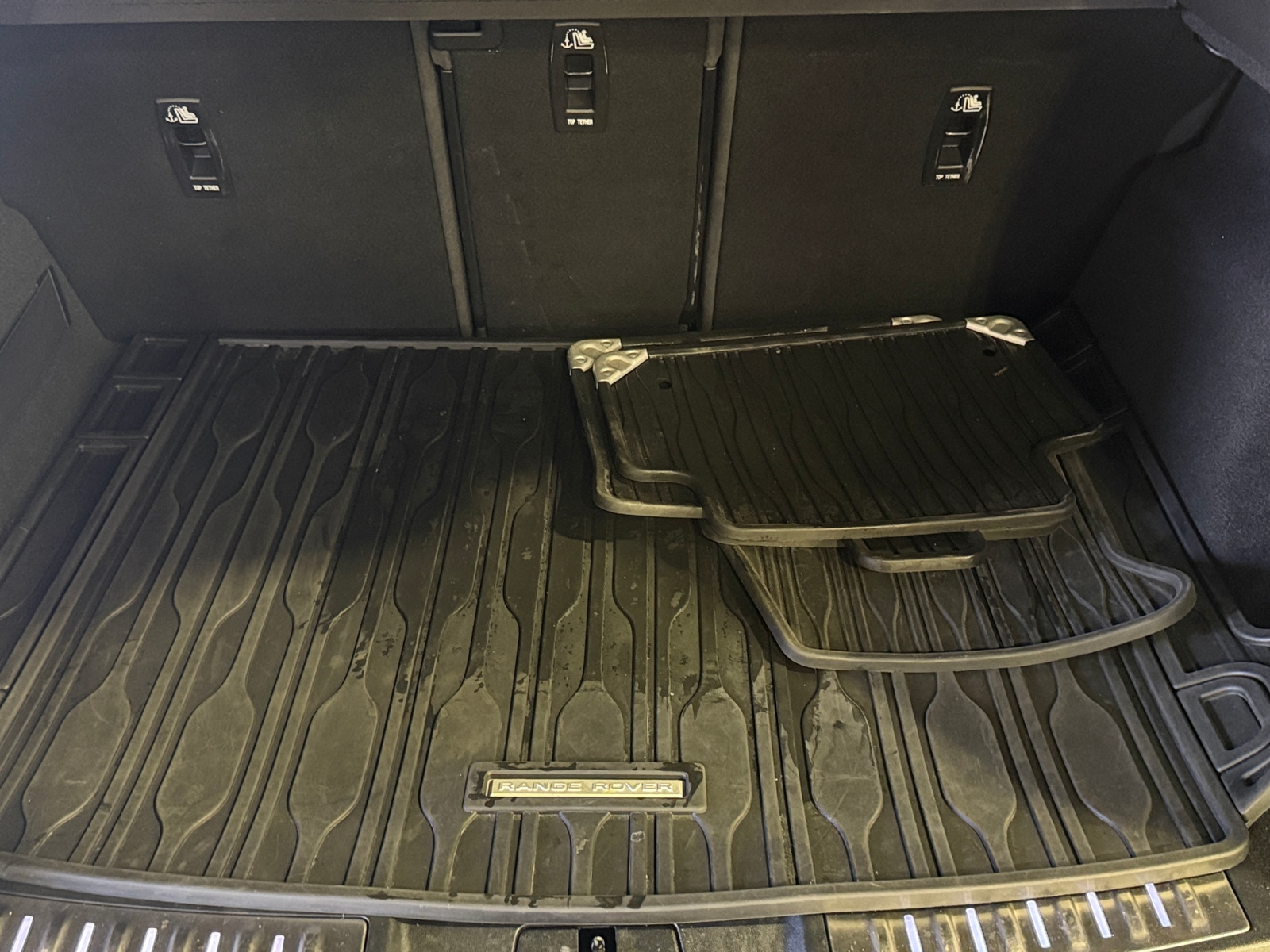 Thumbnail: 2020 Land Rover Range Rover Evoque - 6