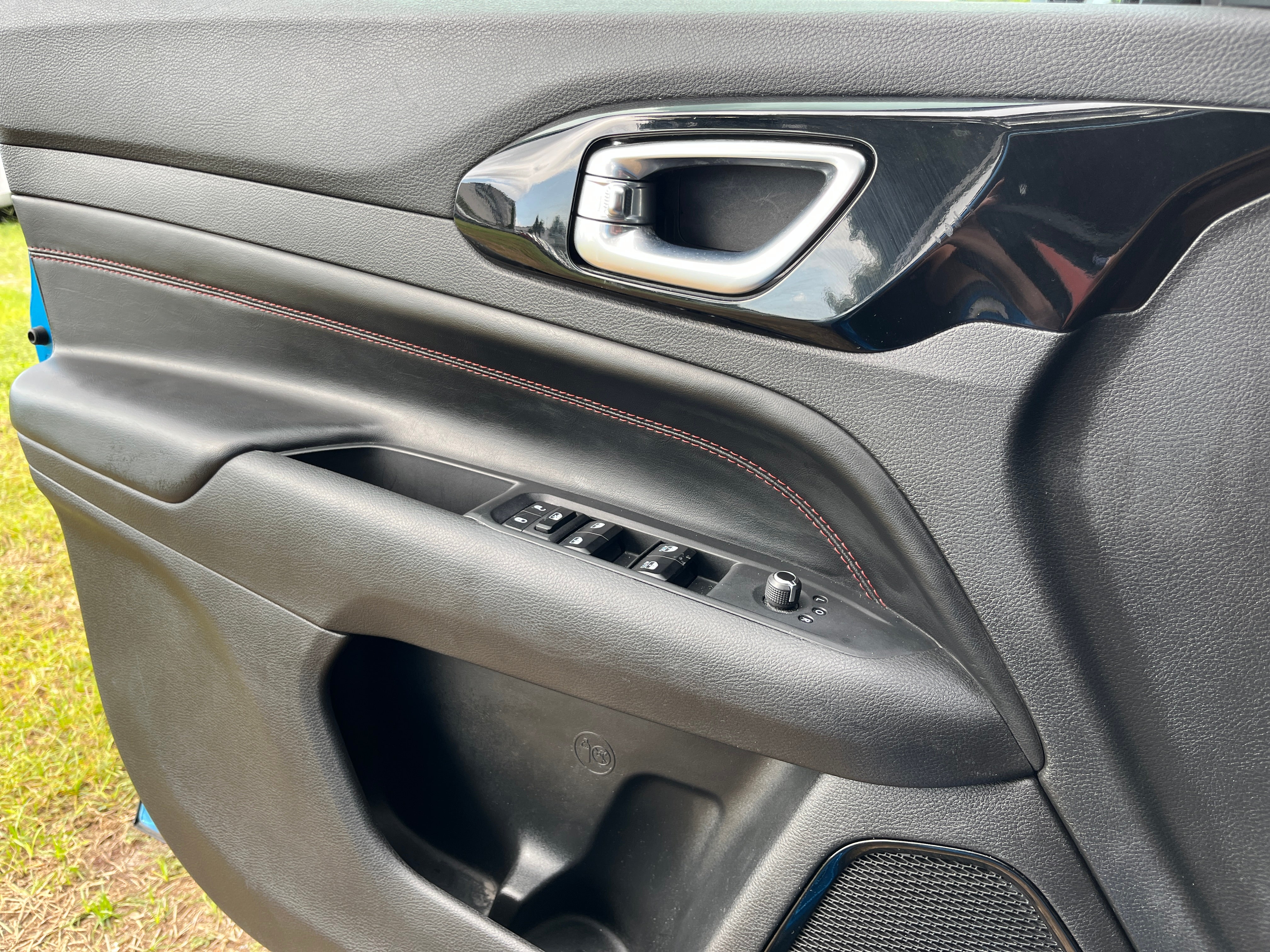 2025 Jeep Compass Trailhawk - Photo 4