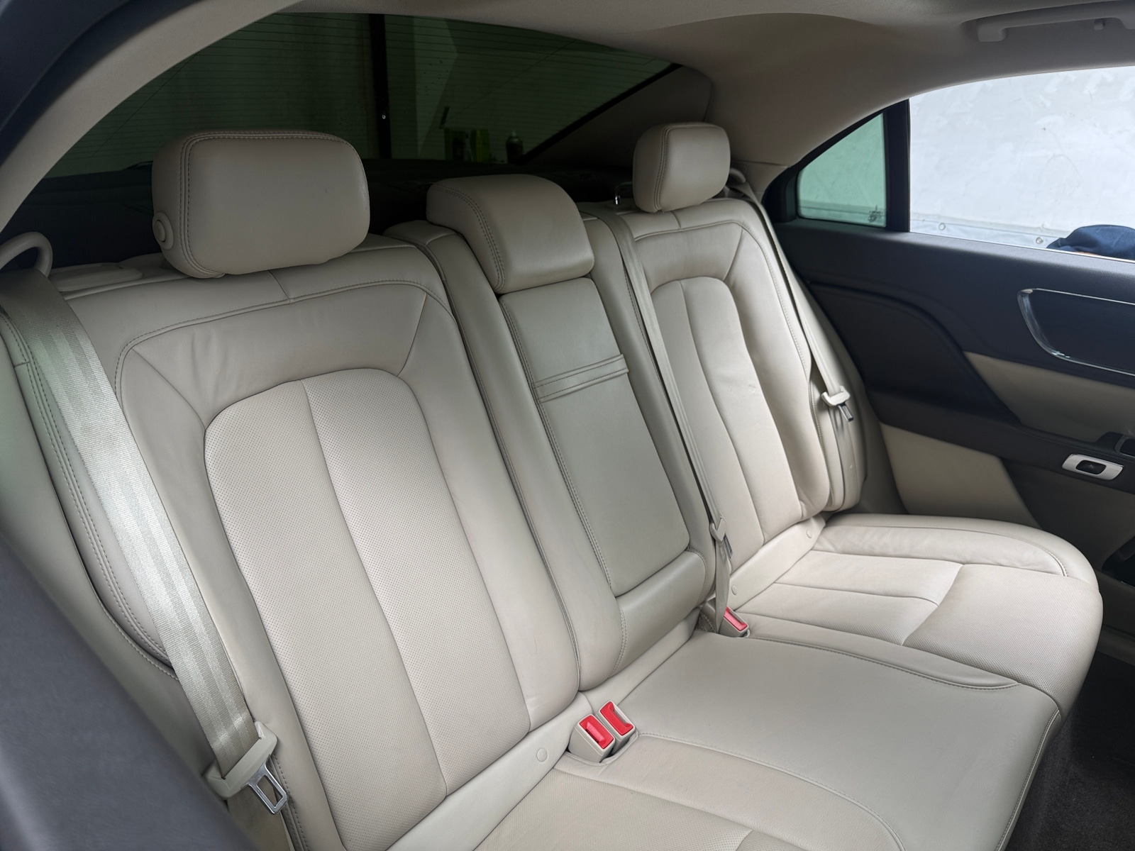 Thumbnail: 2017 Lincoln Continental - 5