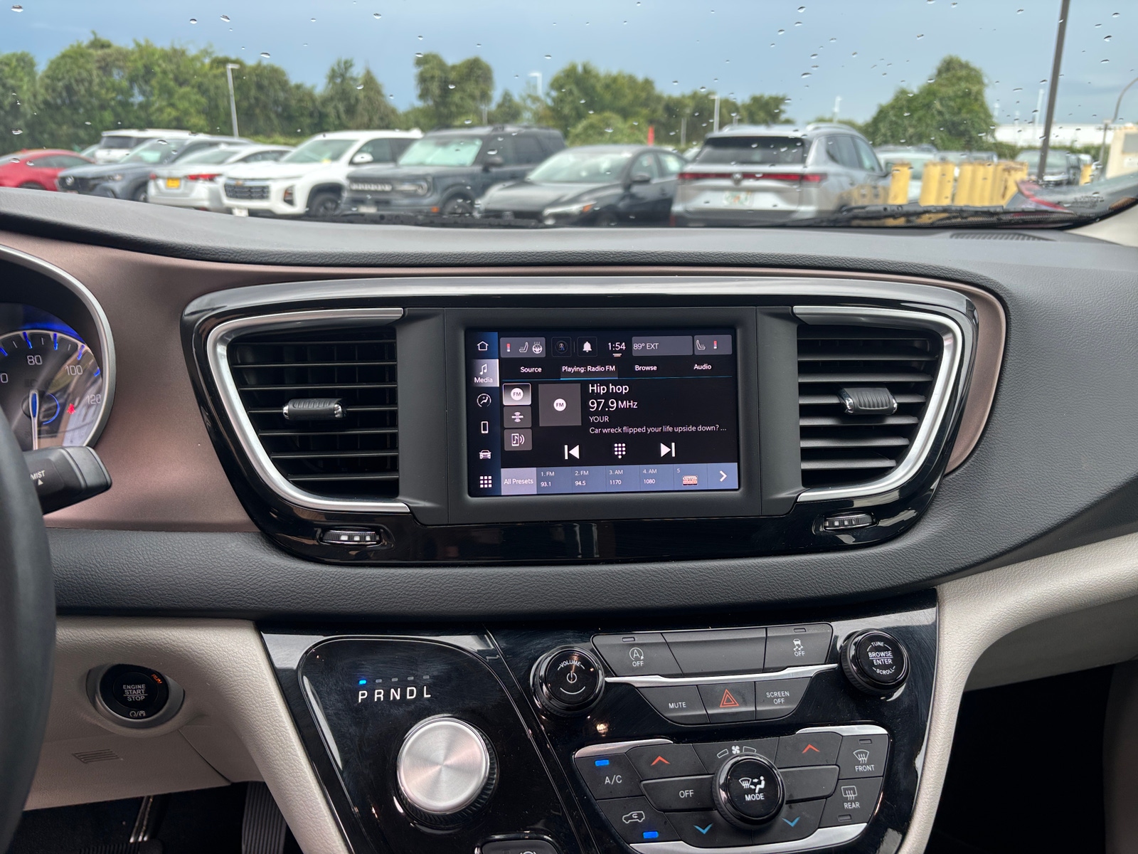 Thumbnail: 2023 Chrysler Voyager - 4