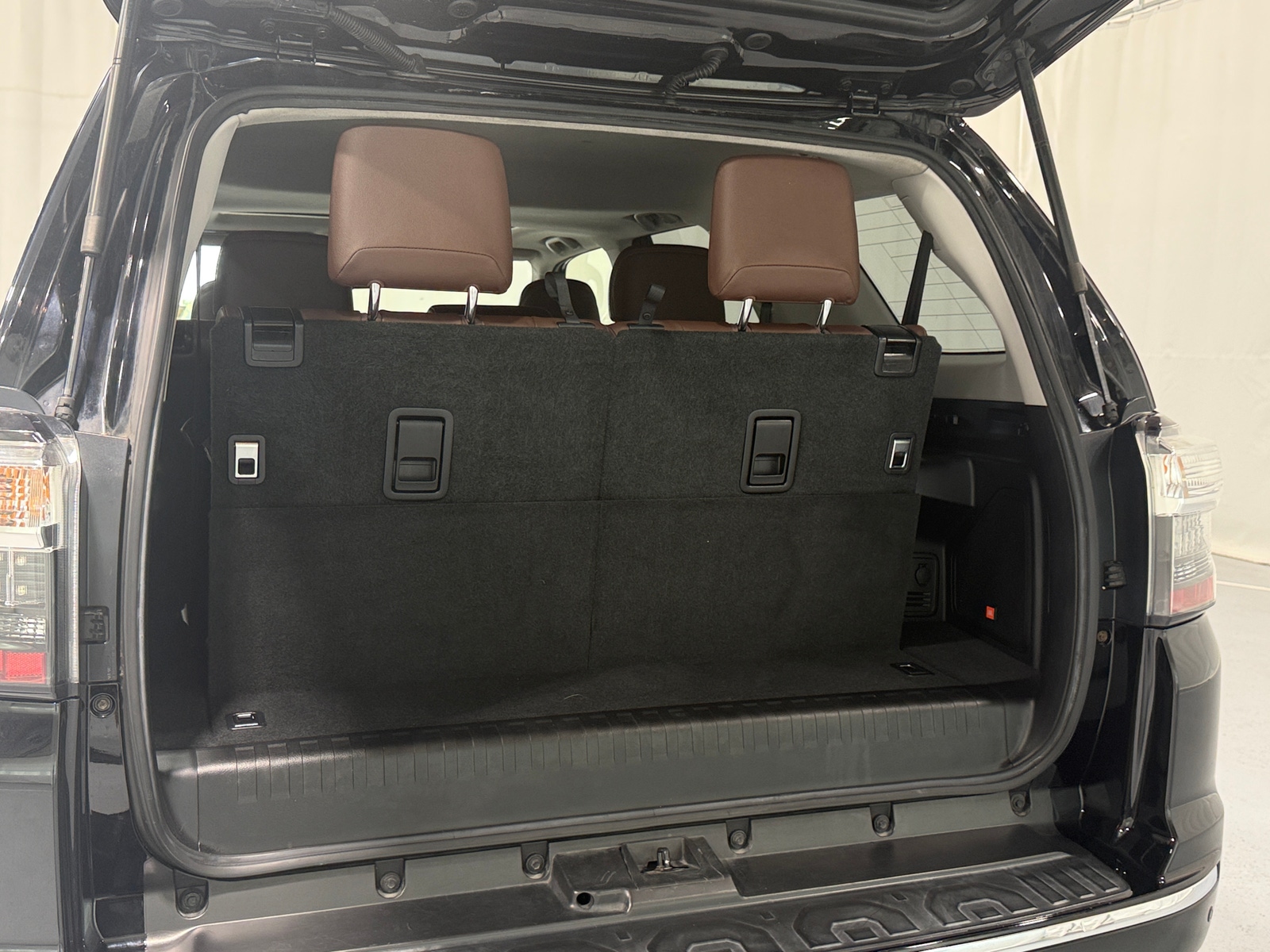 Thumbnail: 2015 Toyota 4Runner - 6