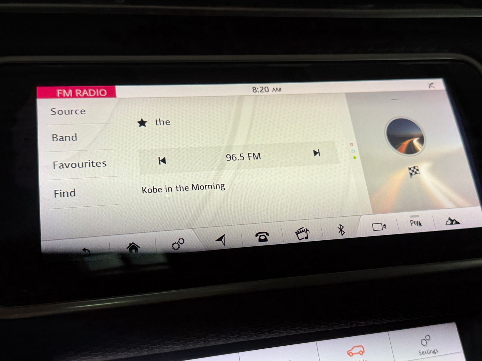 Thumbnail: 2018 Land Rover Range Rover Velar - 3