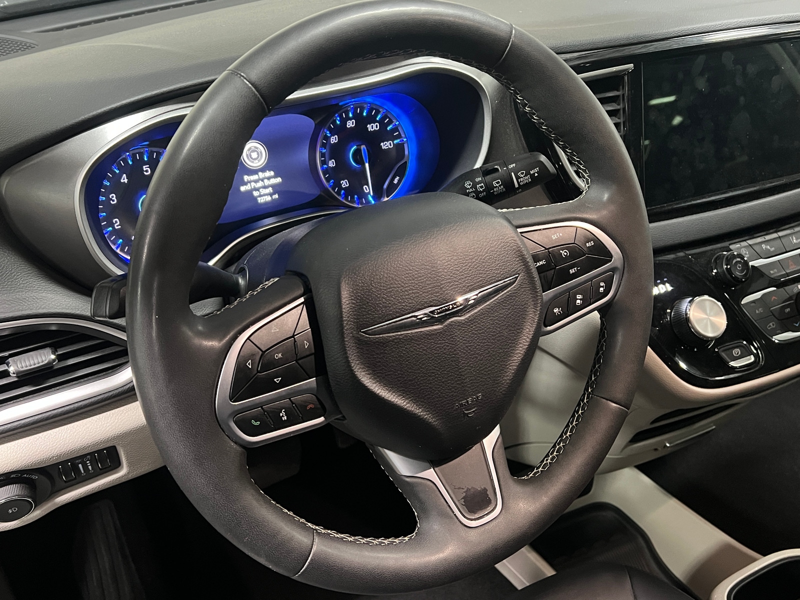 Thumbnail: 2024 Chrysler Pacifica - 4