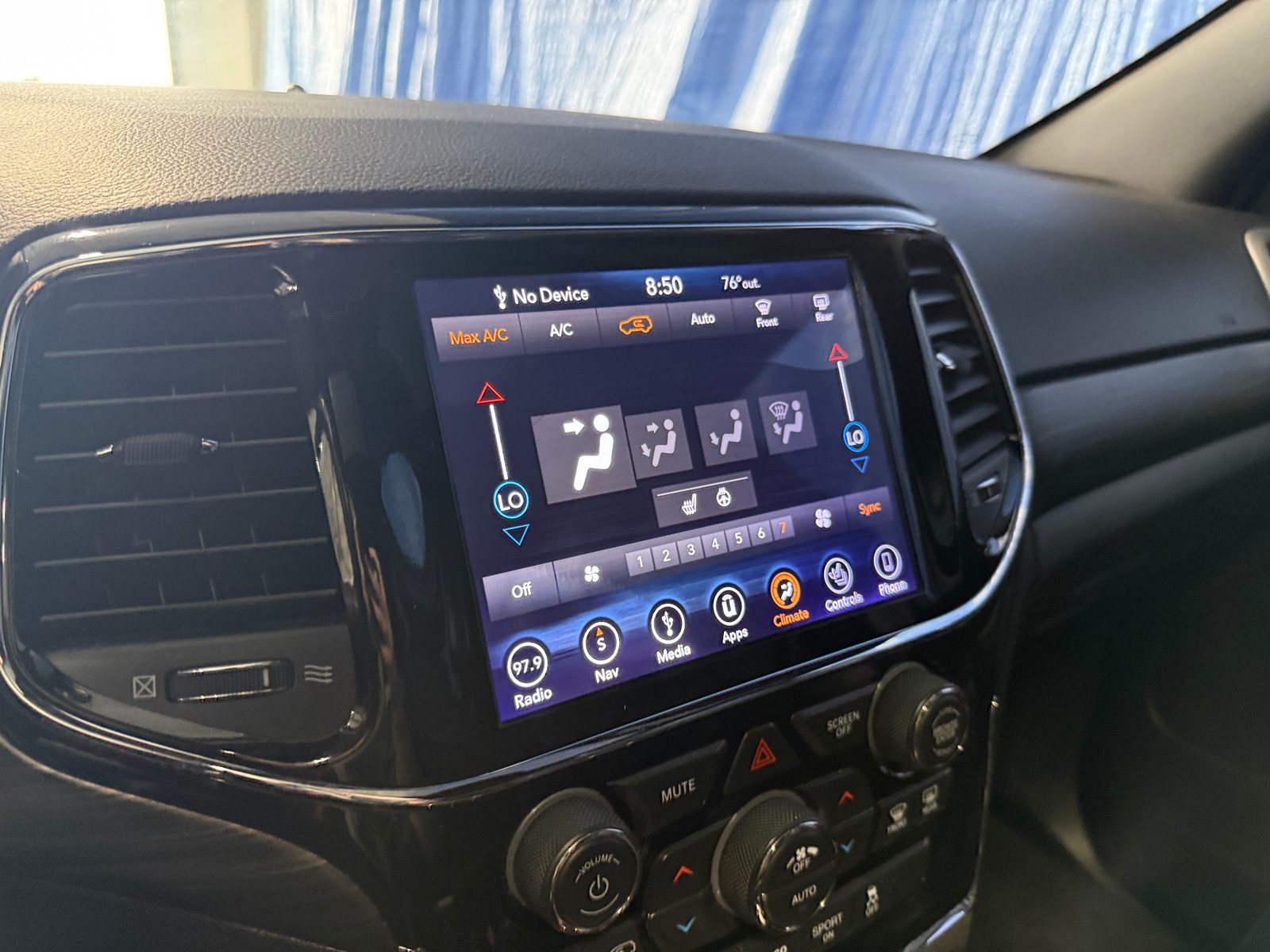 Thumbnail: 2019 Jeep Grand Cherokee - 3