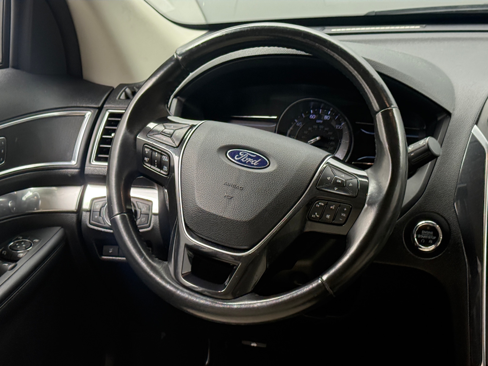 Thumbnail: 2019 Ford Explorer - 4