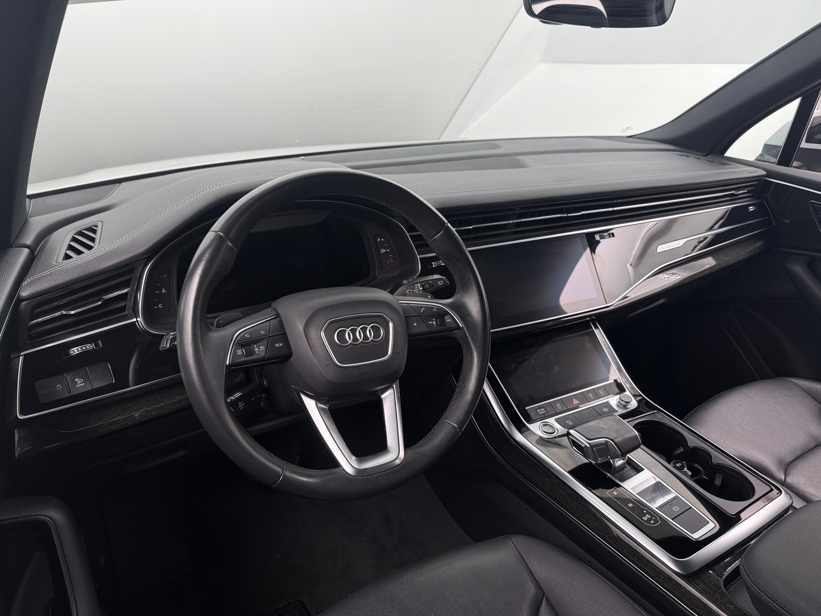 Thumbnail: 2023 Audi Q7 - 3
