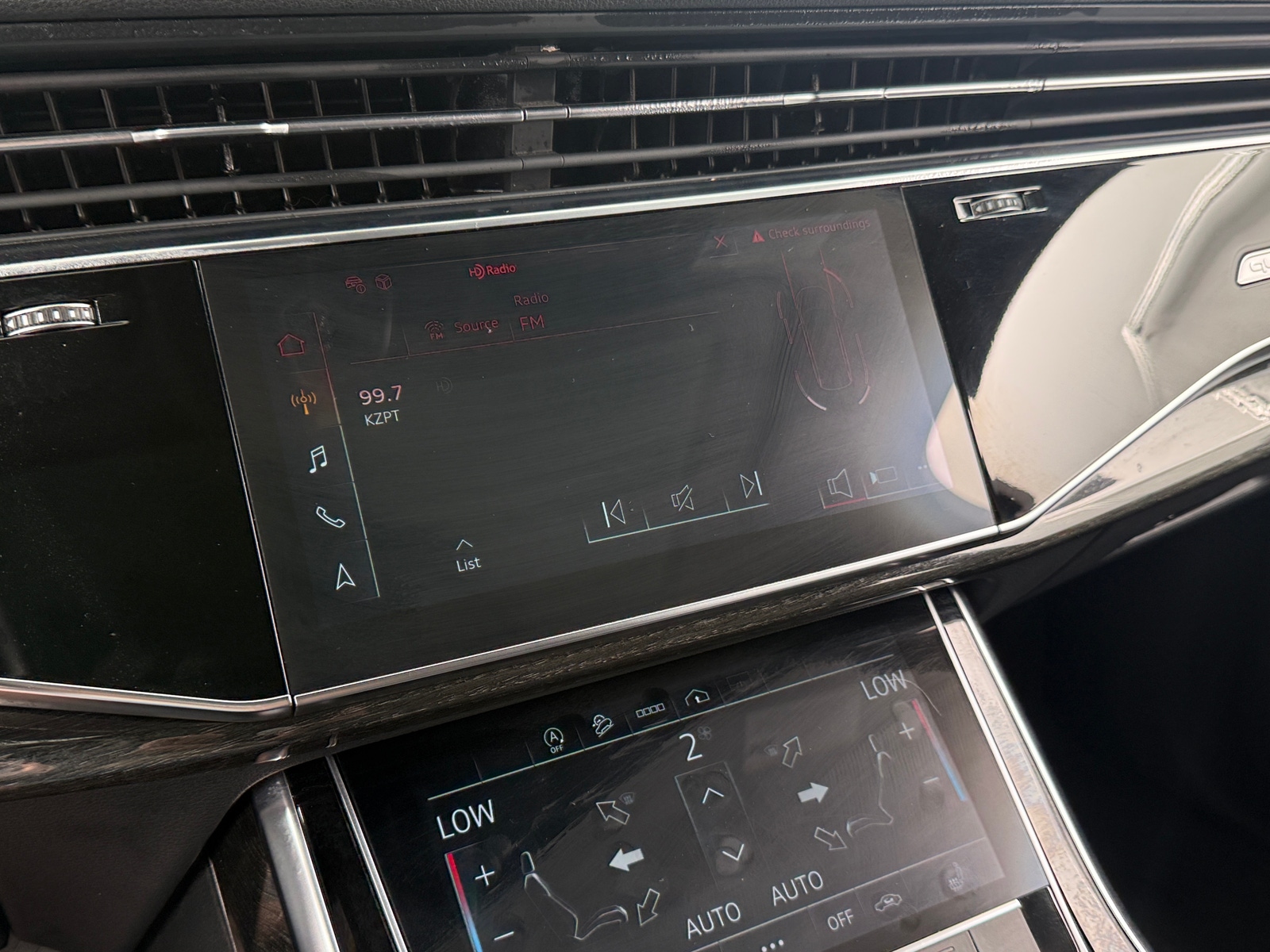 Thumbnail: 2023 Audi Q7 - 4