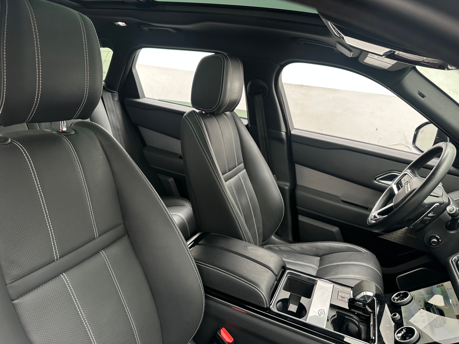 Thumbnail: 2021 Land Rover Range Rover Velar - 2