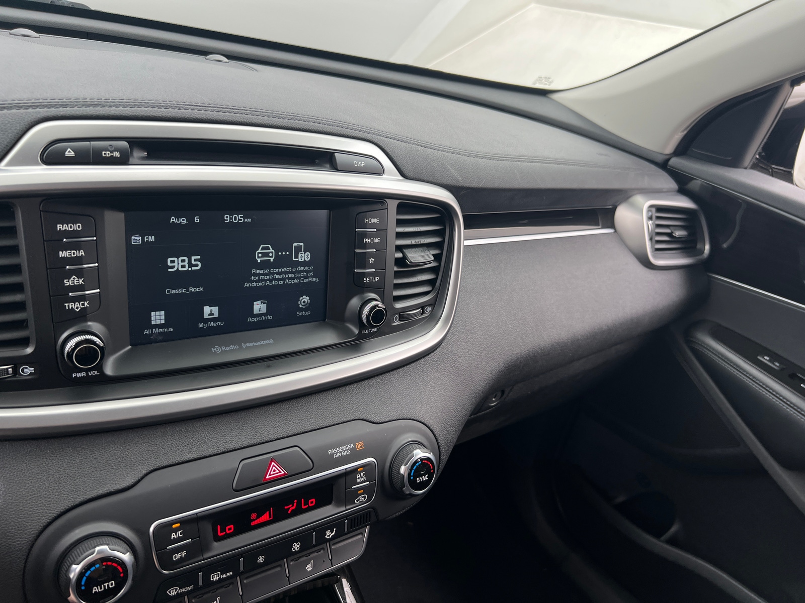 Thumbnail: 2019 Kia Sorento - 3