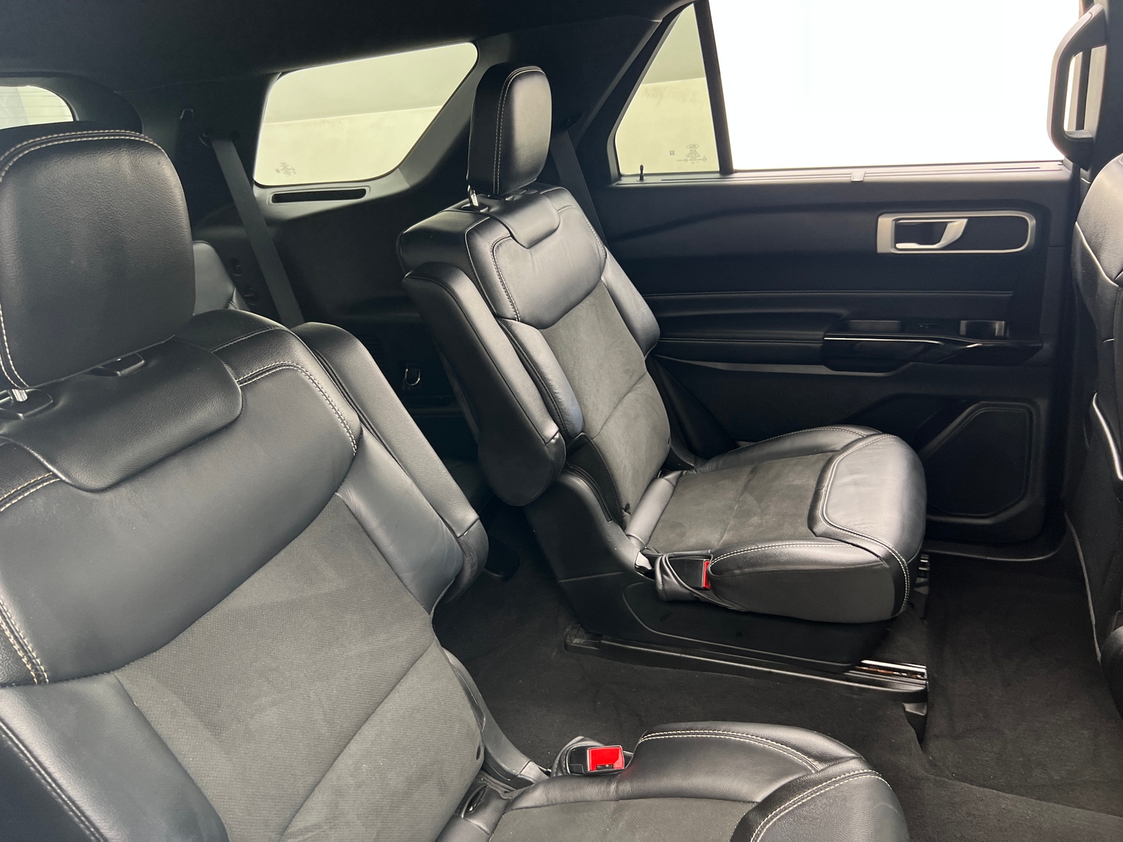 Thumbnail: 2022 Ford Explorer - 5