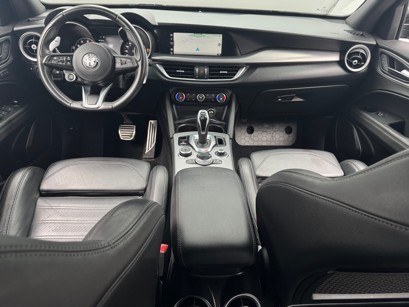 Thumbnail: 2023 Alfa Romeo Stelvio - 2