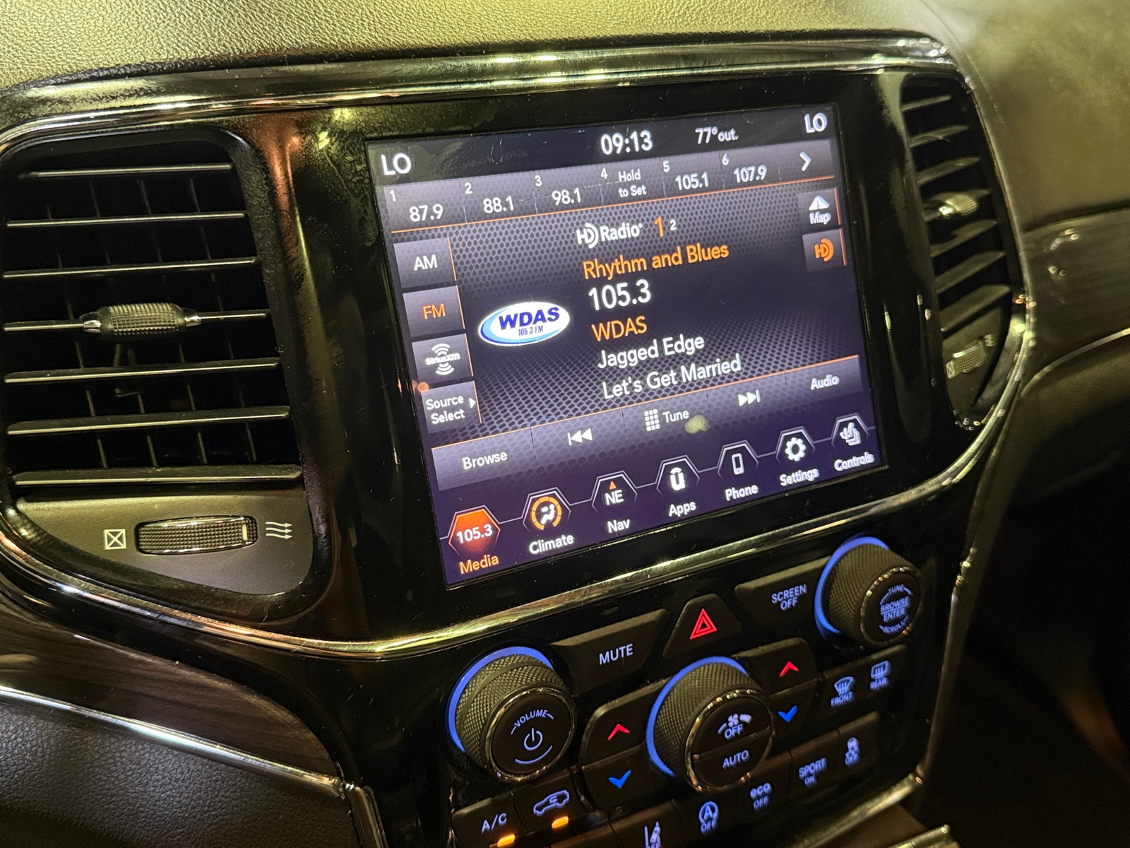 Thumbnail: 2020 Jeep Grand Cherokee - 3