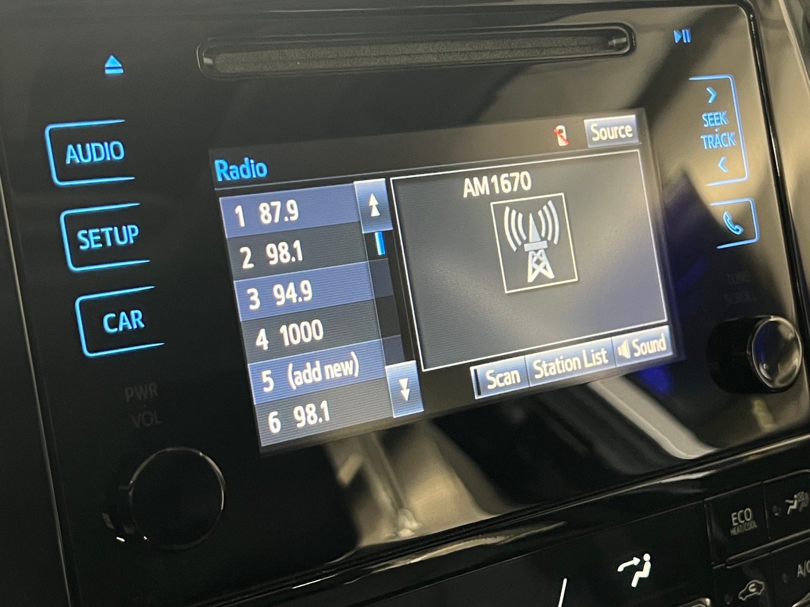 Thumbnail: 2019 Toyota Prius - 3