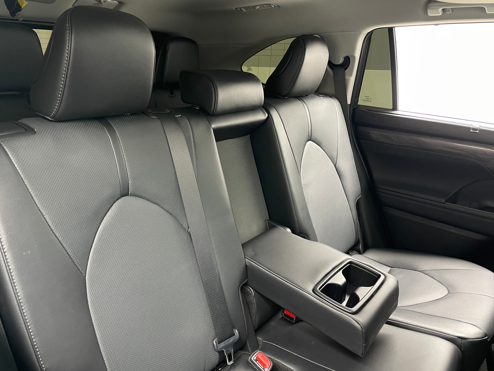 Thumbnail: 2024 Toyota Highlander - 5