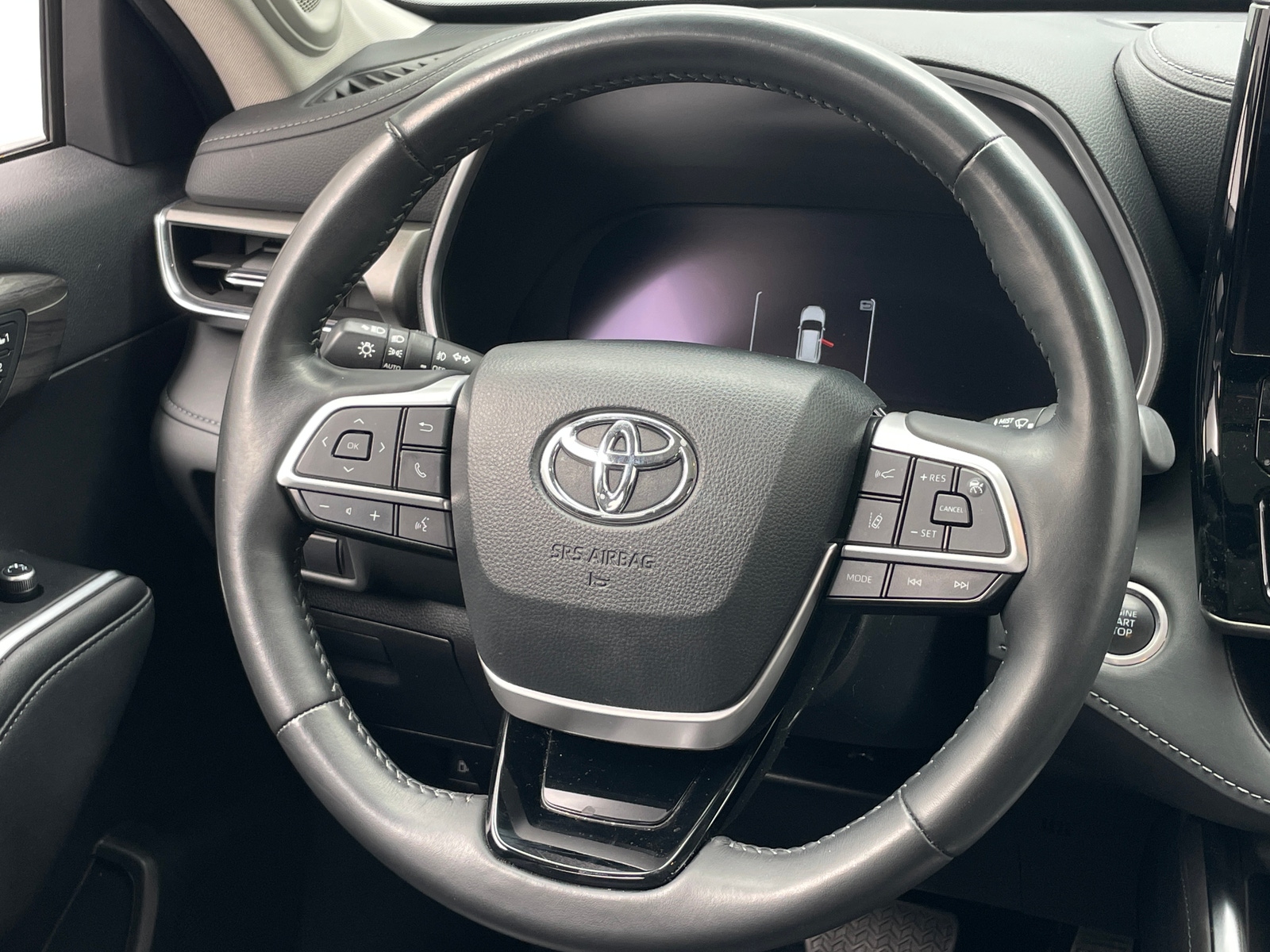 Thumbnail: 2024 Toyota Highlander - 4