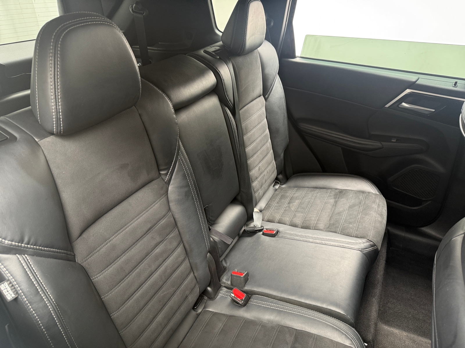 Thumbnail: 2022 Mitsubishi Outlander - 5