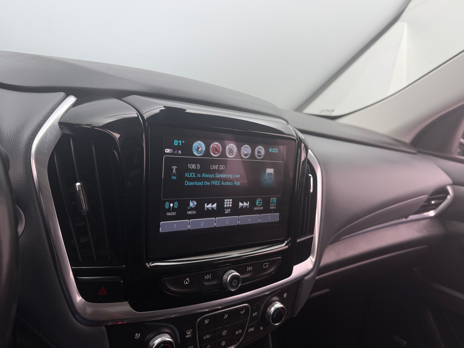 Thumbnail: 2019 Chevrolet Traverse - 3