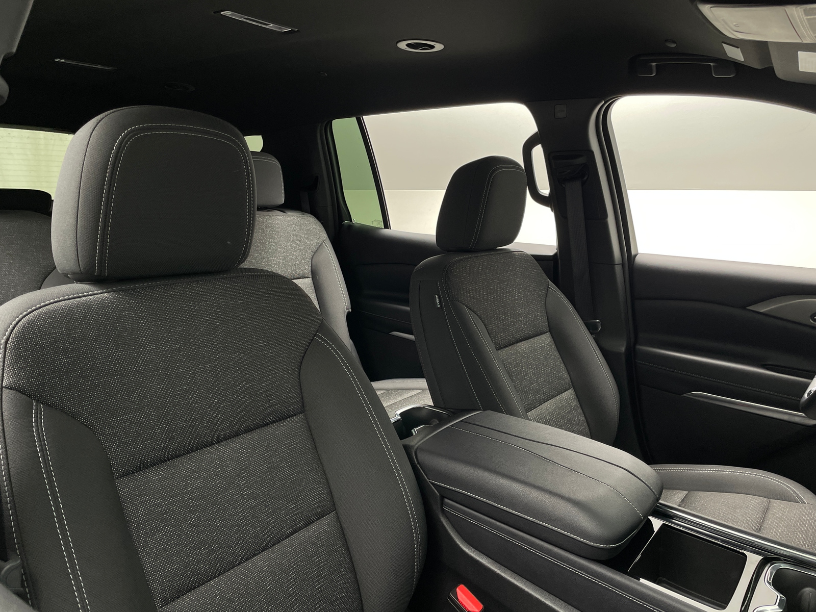 Thumbnail: 2025 Chevrolet Traverse - 2