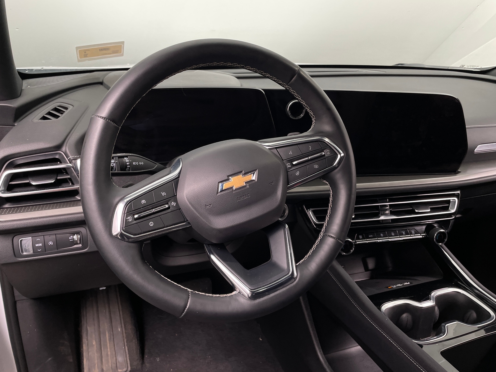 Thumbnail: 2025 Chevrolet Traverse - 5