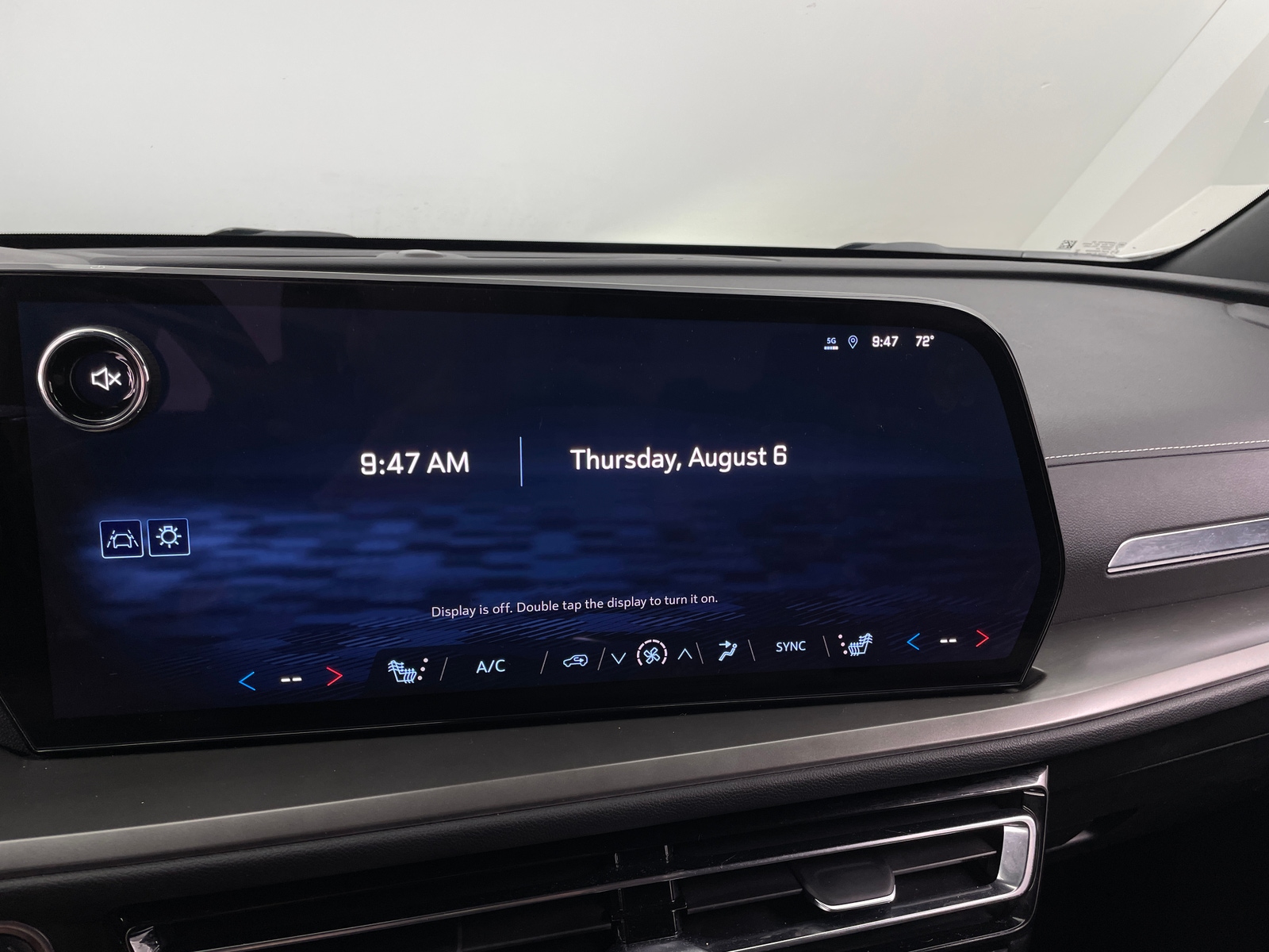 Thumbnail: 2025 Chevrolet Traverse - 4