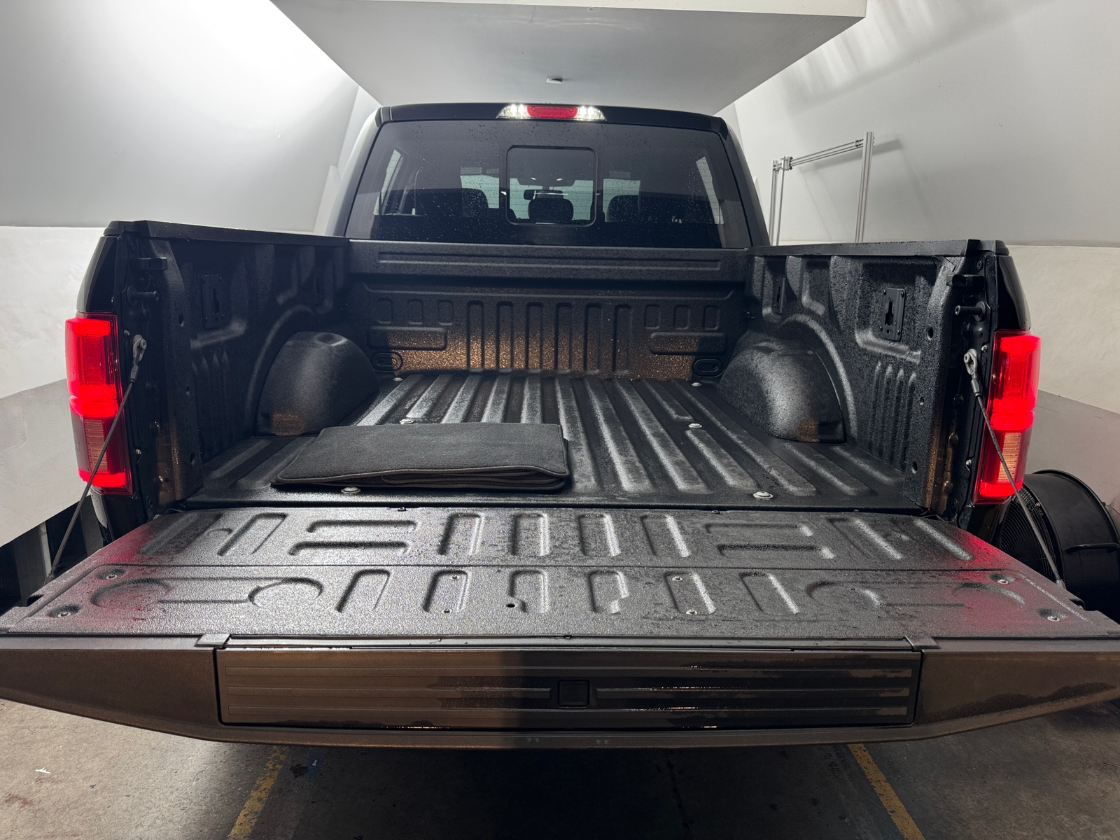 Thumbnail: 2018 Ford Econoline - 6