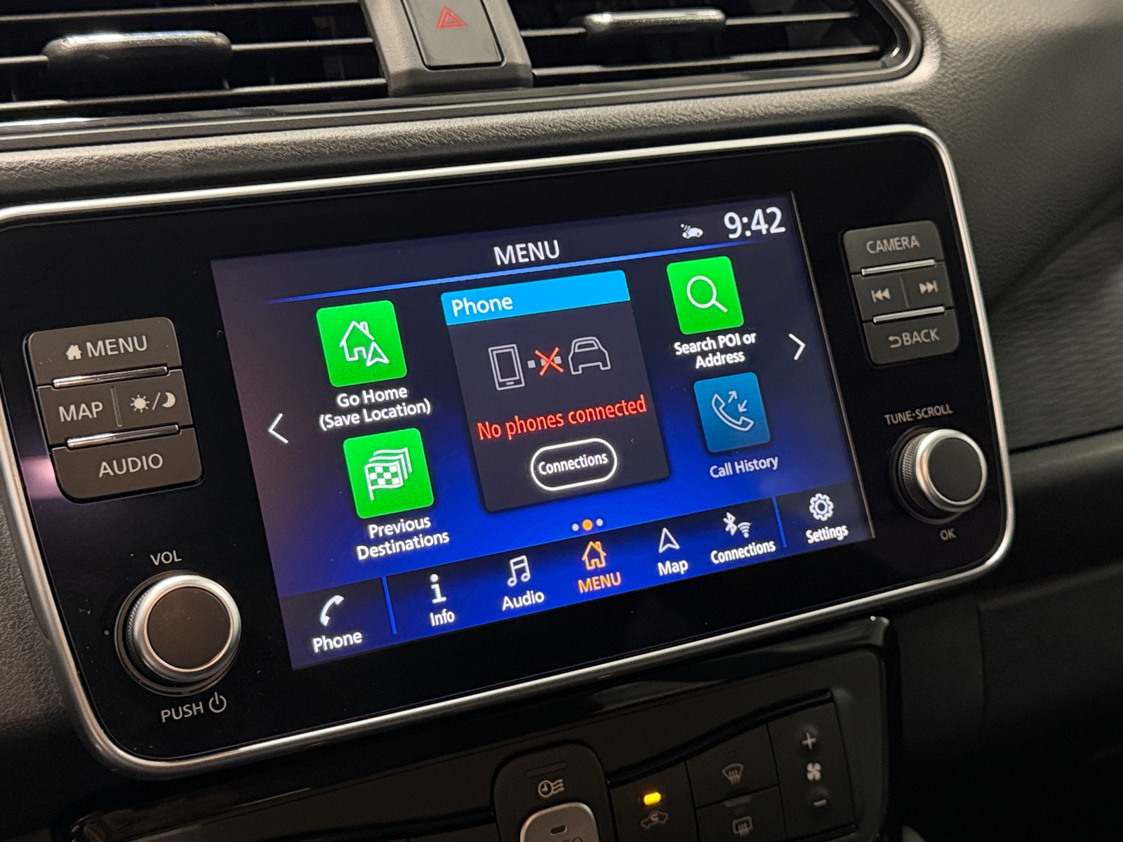 Thumbnail: 2024 Nissan Leaf - 4