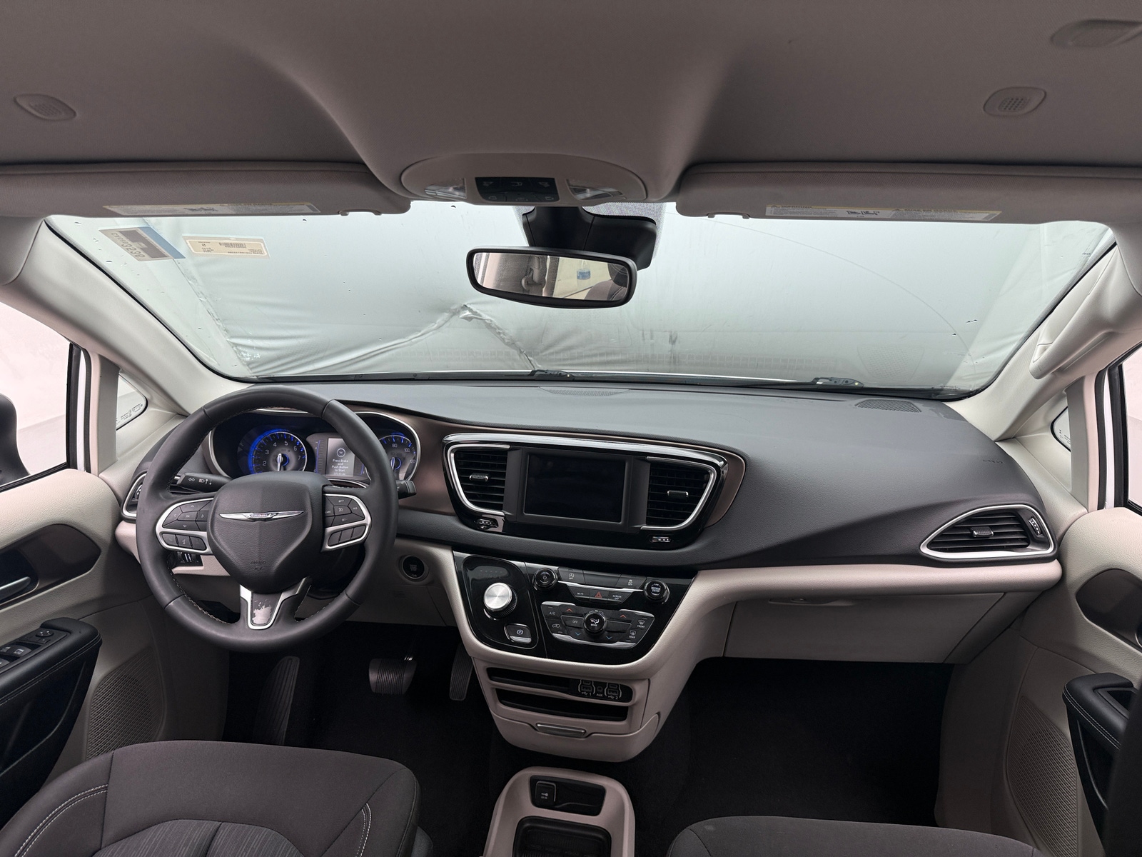 Thumbnail: 2024 Chrysler Voyager - 3