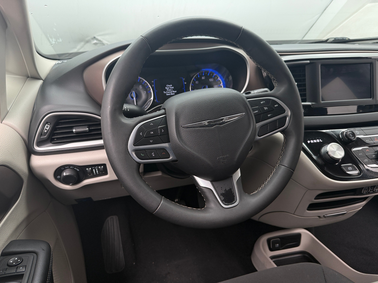 Thumbnail: 2024 Chrysler Voyager - 5
