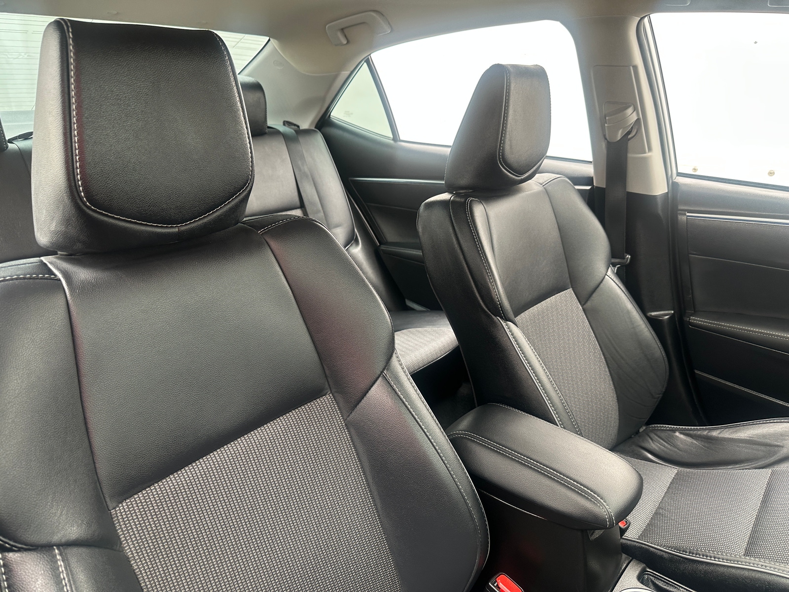 Thumbnail: 2016 Toyota Corolla - 2