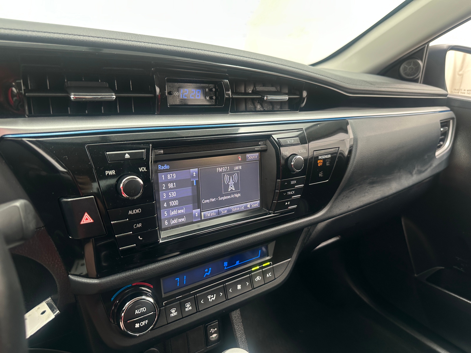 Thumbnail: 2016 Toyota Corolla - 4