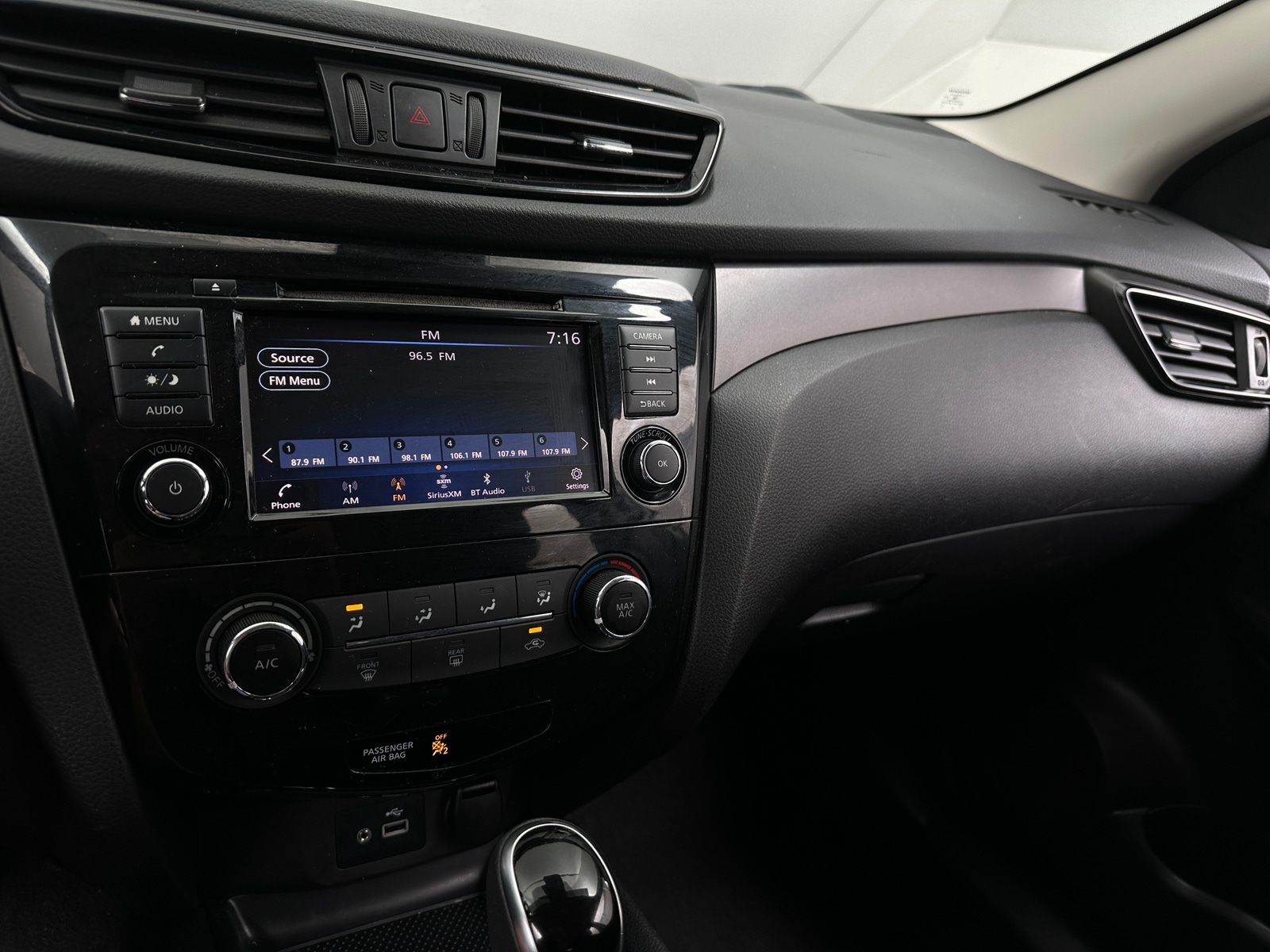 Thumbnail: 2020 Nissan Rogue Sport - 4