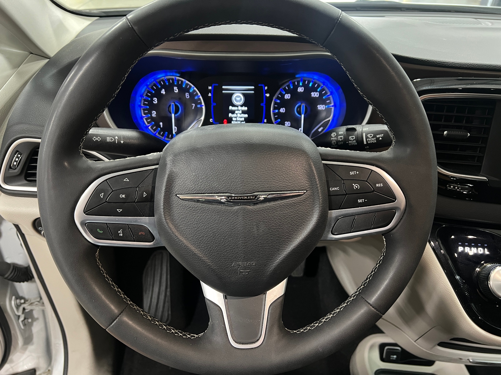 Thumbnail: 2024 Chrysler Voyager - 5
