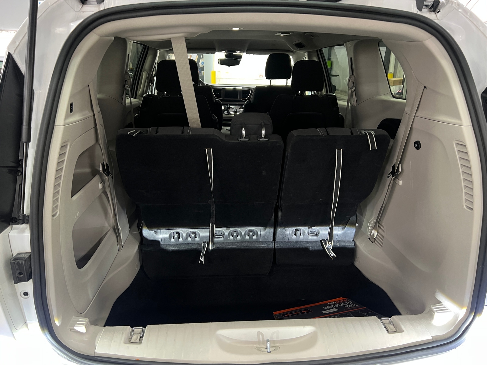 Thumbnail: 2024 Chrysler Voyager - 7