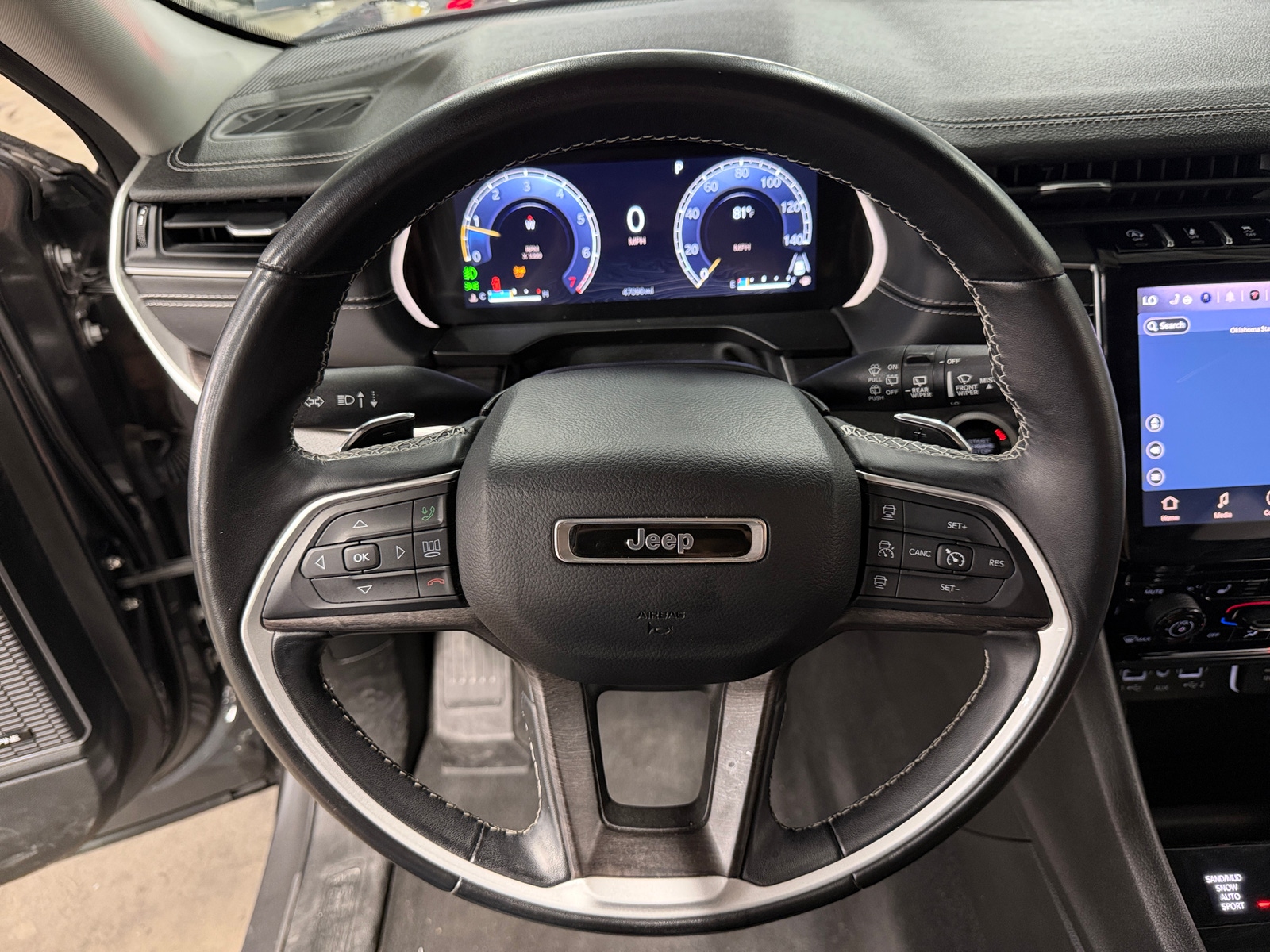 Thumbnail: 2022 Jeep Grand Cherokee L - 4
