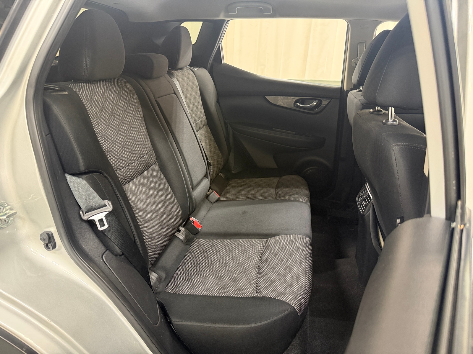 Thumbnail: 2021 Nissan Rogue Sport - 6